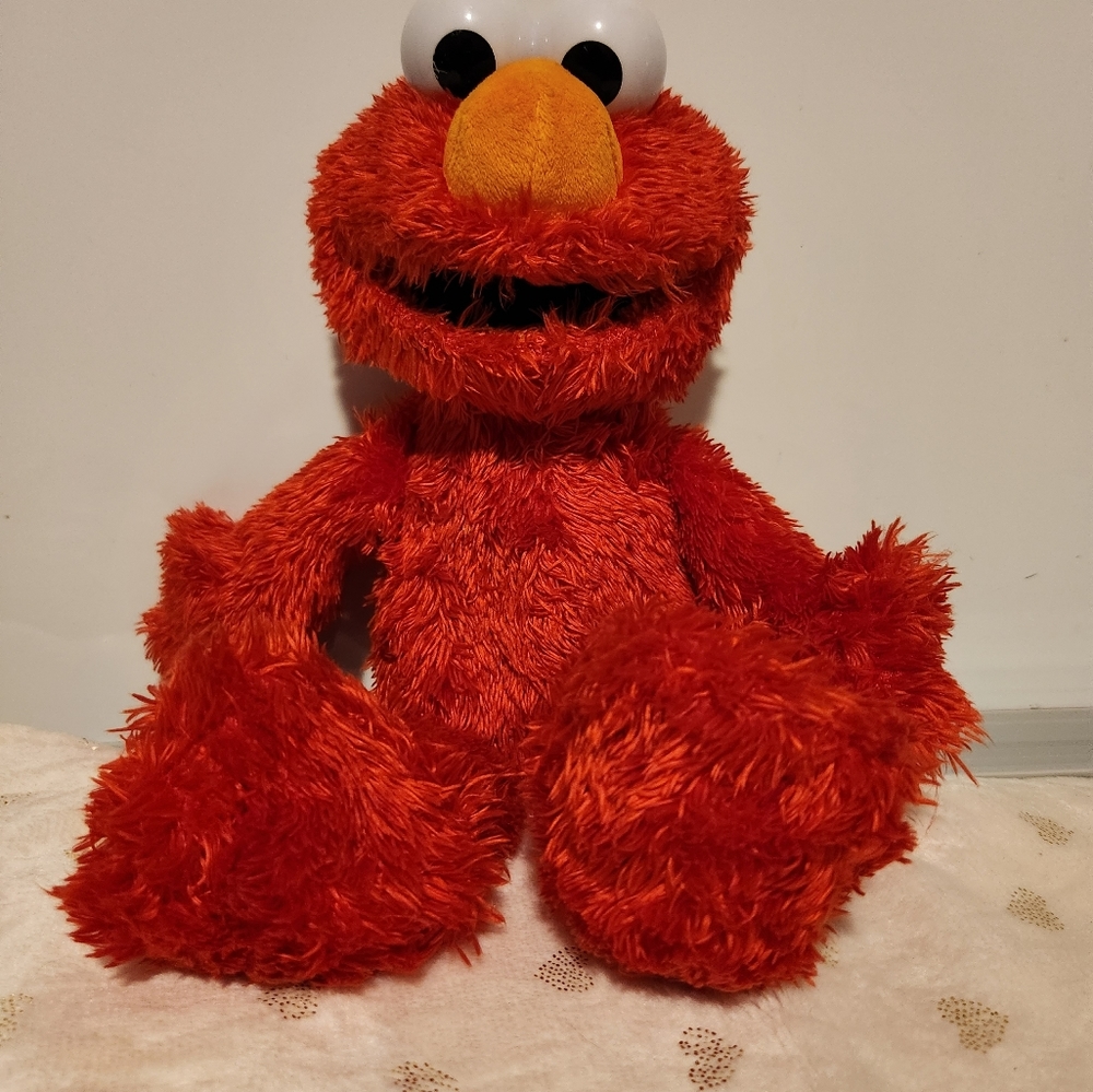 Hasbro Tickle Me Elmo plush 2016.